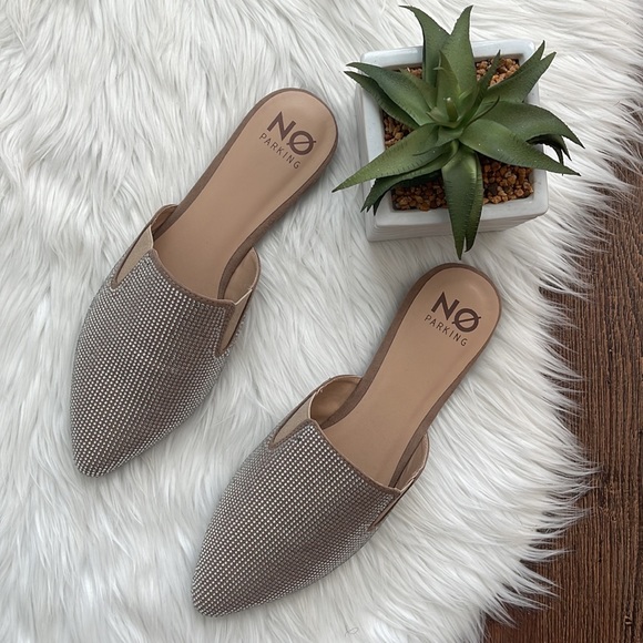 NO PARKING | Rhinestone/Crystal Pointed Toe Slip On Mules | Size 10 - Picture 12 of 12